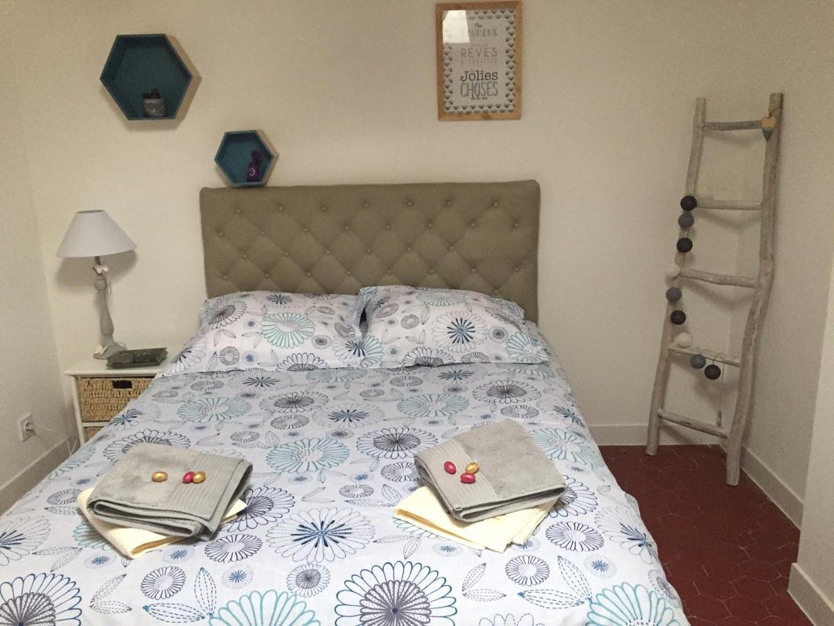 Un Soir Sous Les Etoiles Bed & Breakfast Châteauneuf-de-Gadagne Dış mekan fotoğraf